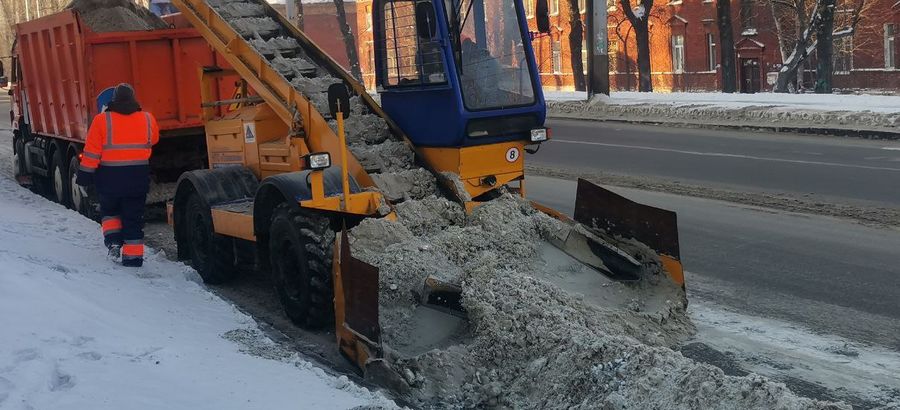 В интенсивном режиме в Иркутске ведется механизированная уборка улиц